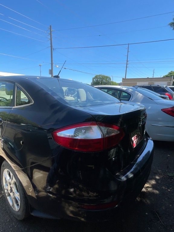 2016 Ford Fiesta Image 2