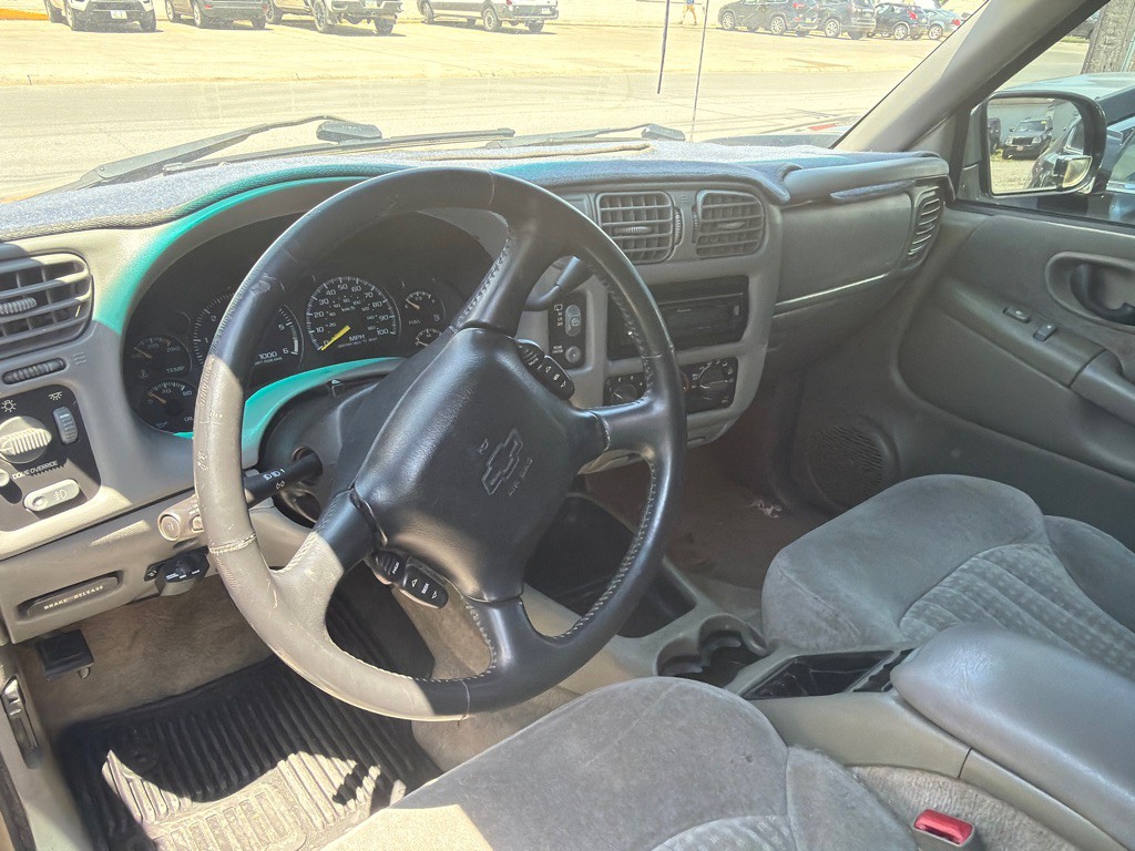 2001 Chevrolet Blazer Image 4