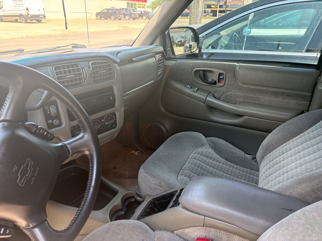 2001 Chevrolet Blazer Image 5