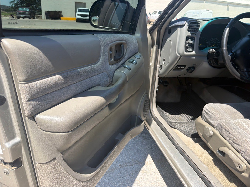 2001 Chevrolet Blazer Image 7