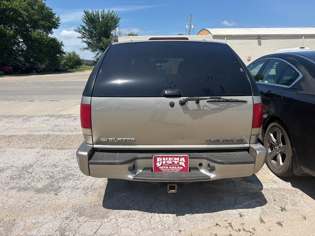 2001 Chevrolet Blazer Image 8