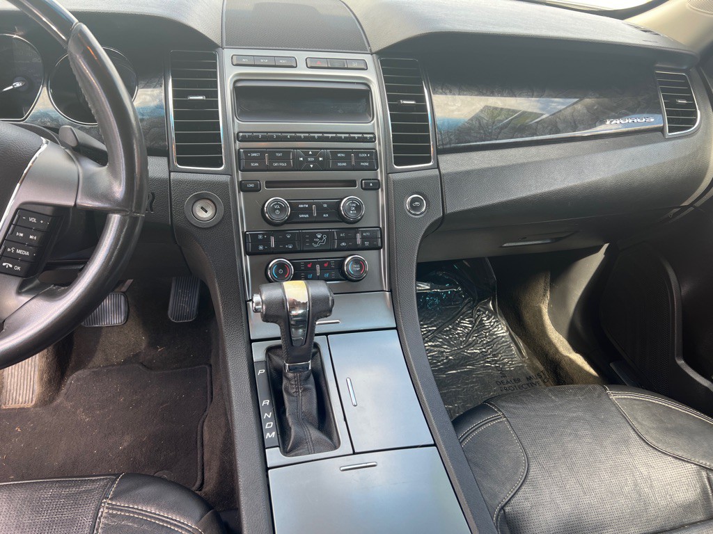 2012 Ford Taurus Image 6
