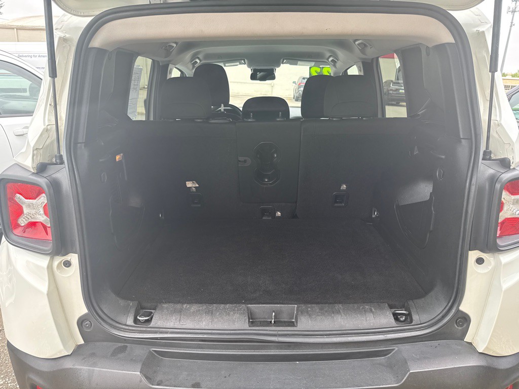 2022 Jeep Renegade Image 6