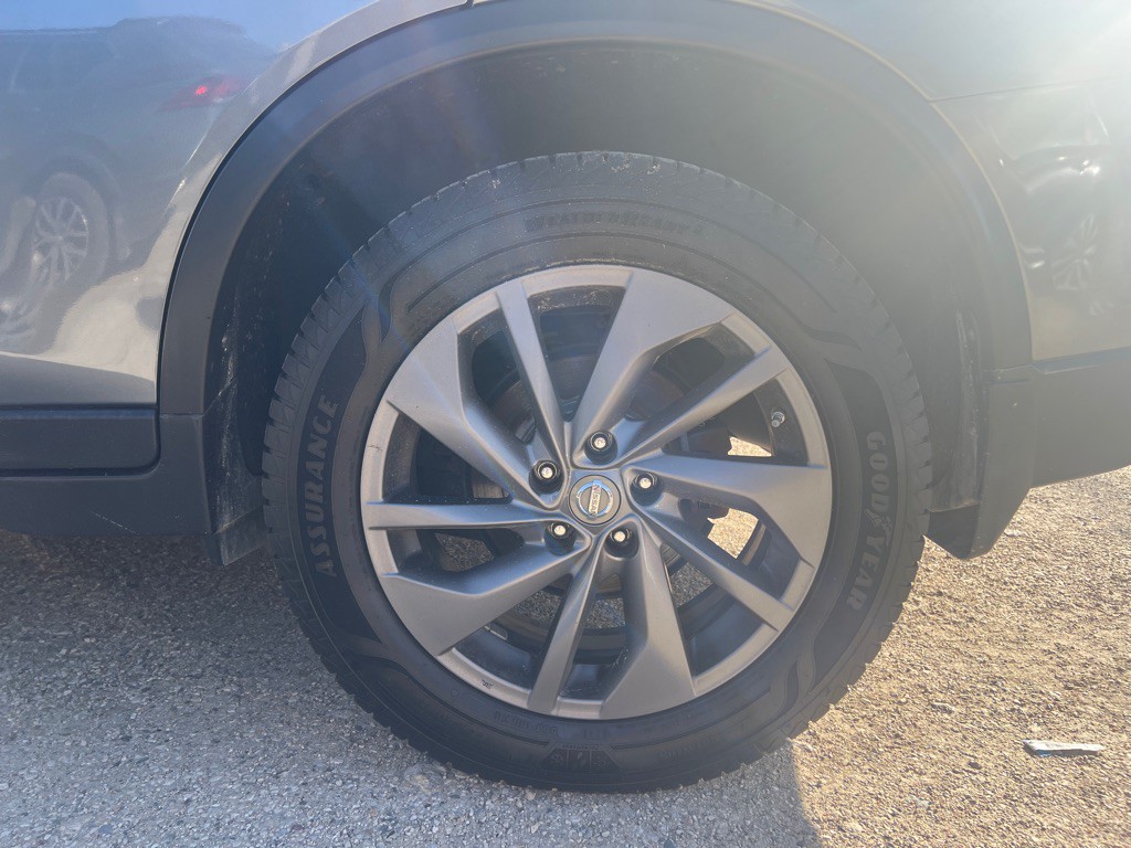 2016 Nissan Rogue Image 12