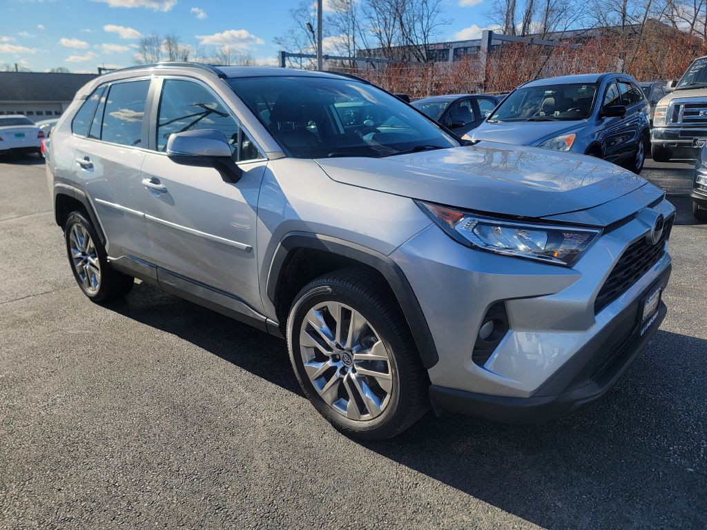 2019 Toyota Rav4 Image 2