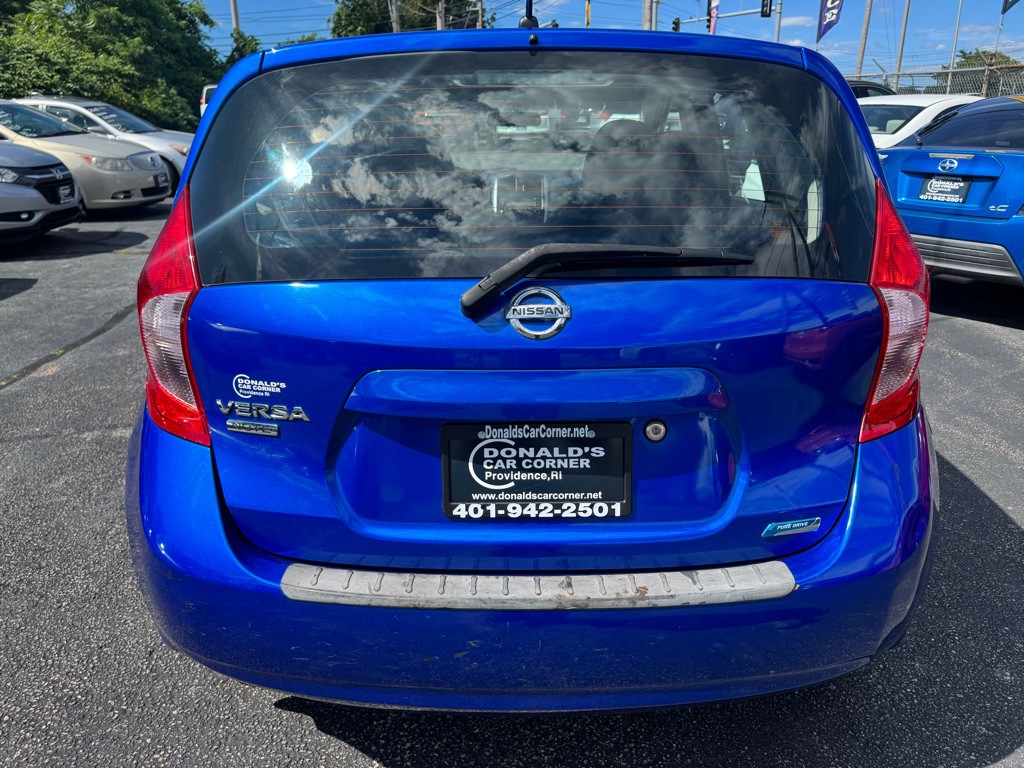 2015 Nissan Versa Image 4