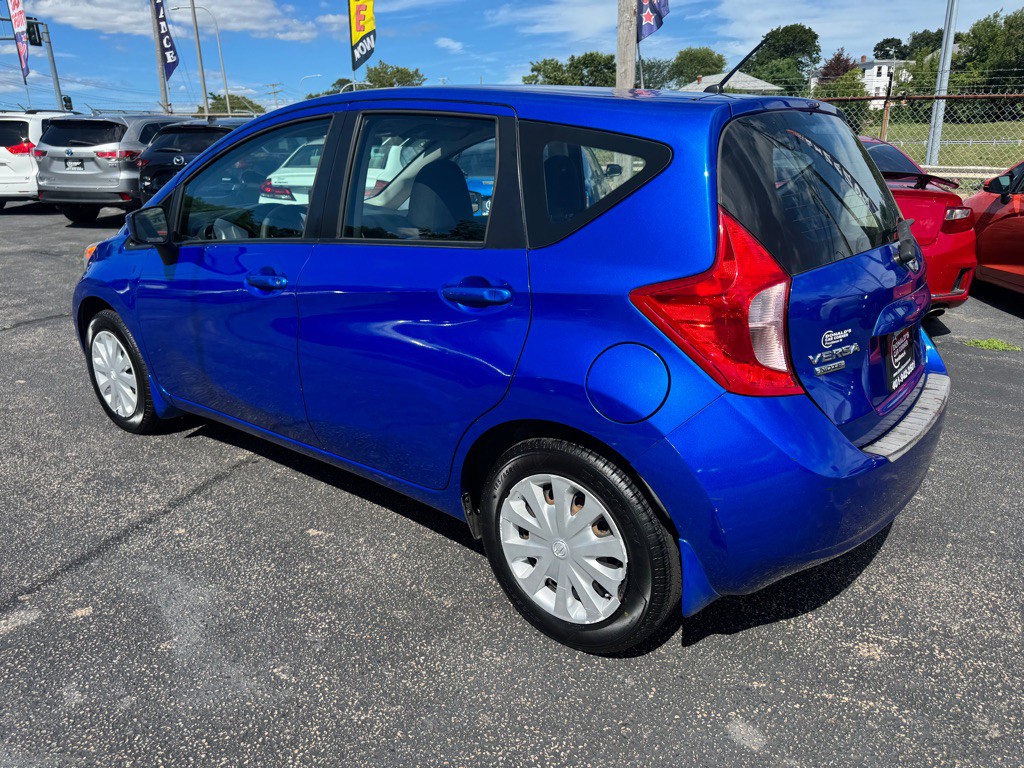 2015 Nissan Versa Image 5