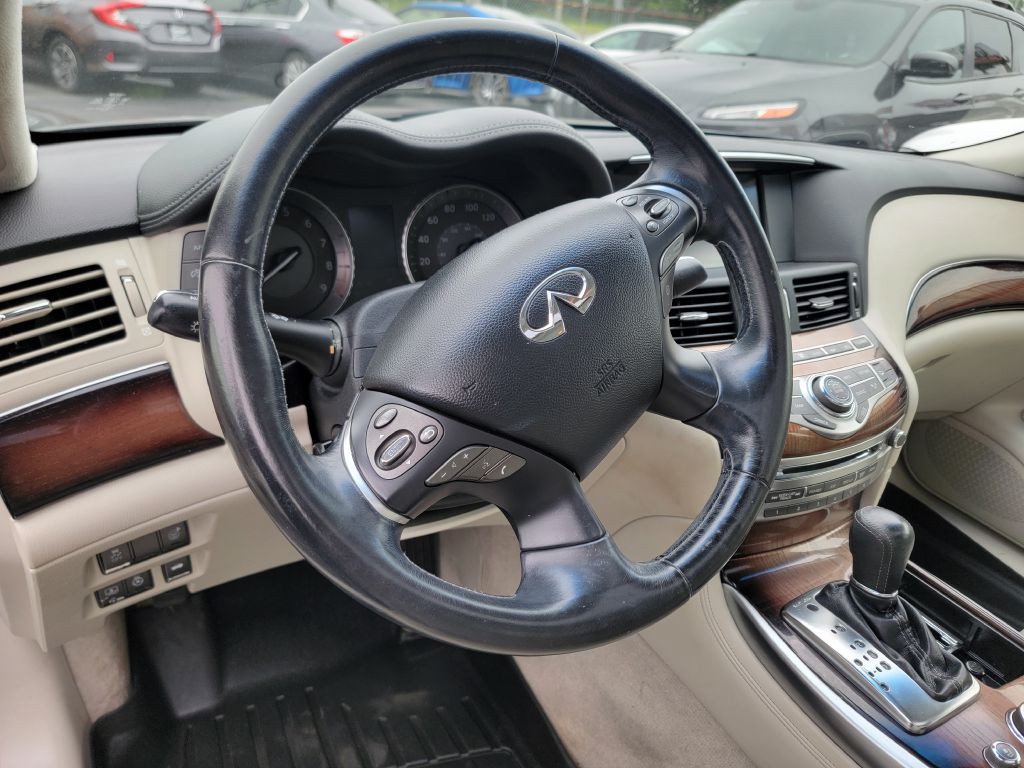 2012 INFINITI M37 Image 7