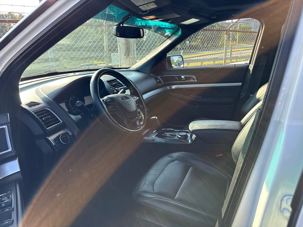 2016 Ford Explorer Image 3