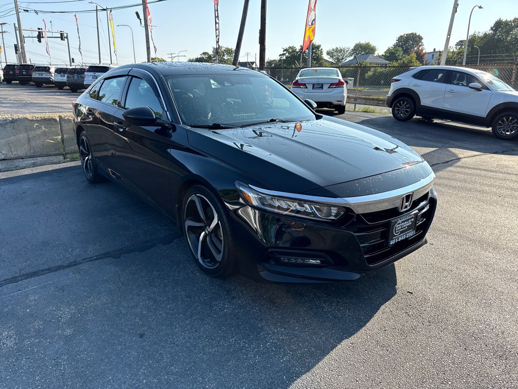 2019 Honda Accord Image 2