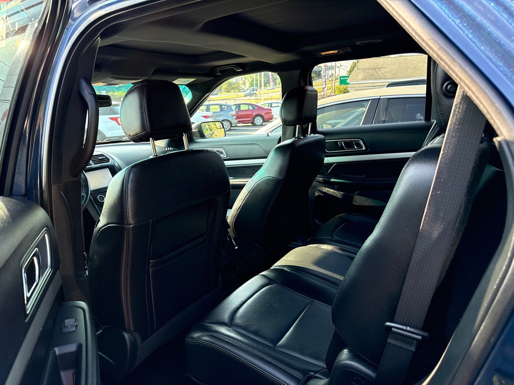 2016 Ford Explorer Image 3