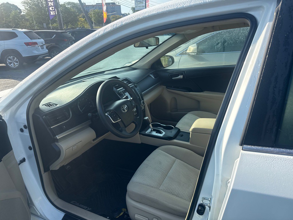 2014 Toyota Camry Image 3