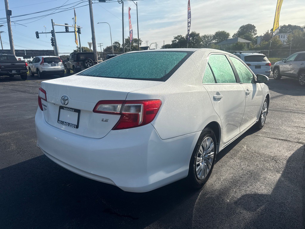2014 Toyota Camry Image 6