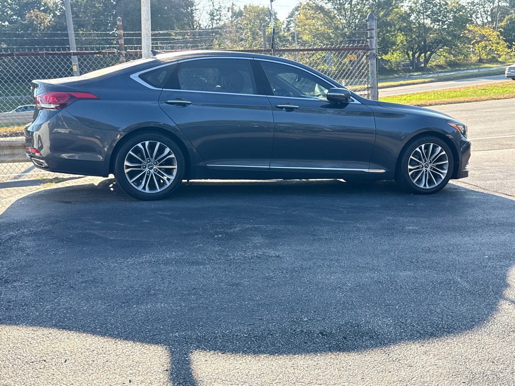 2017 Genesis G80 Image 1