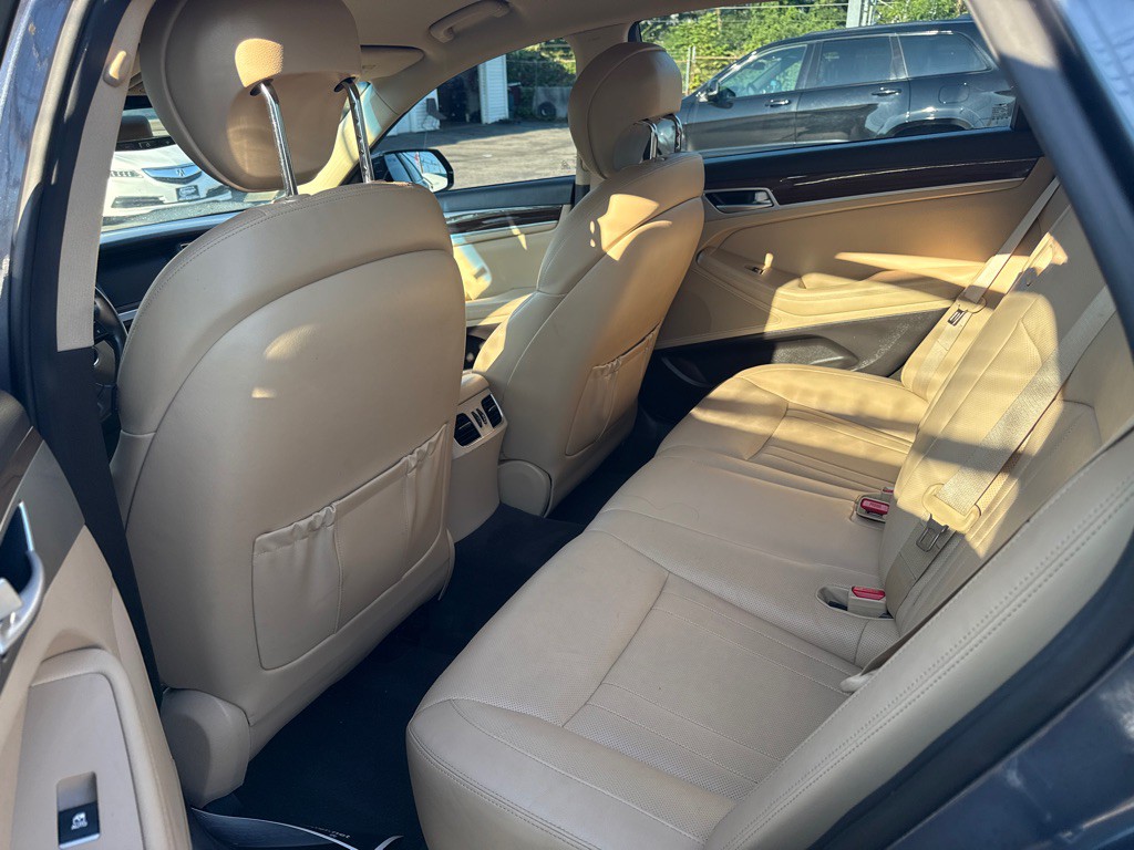 2017 Genesis G80 Image 4