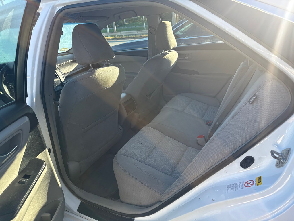 2017 Toyota Camry Image 4