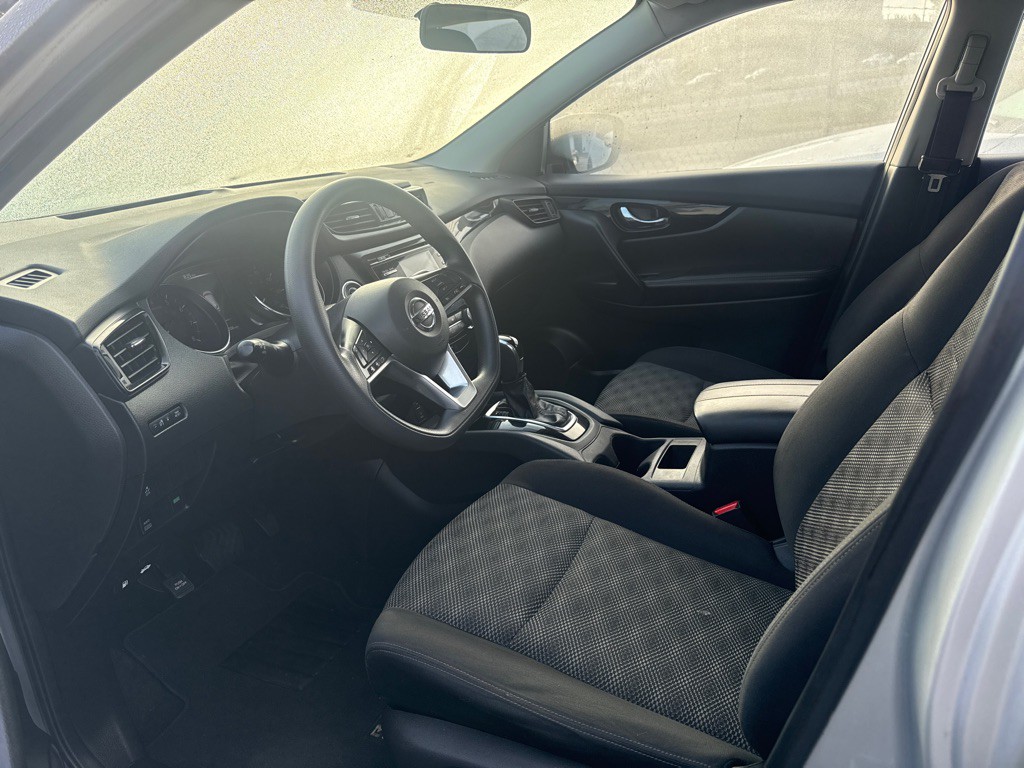 2017 Nissan Rogue Image 3