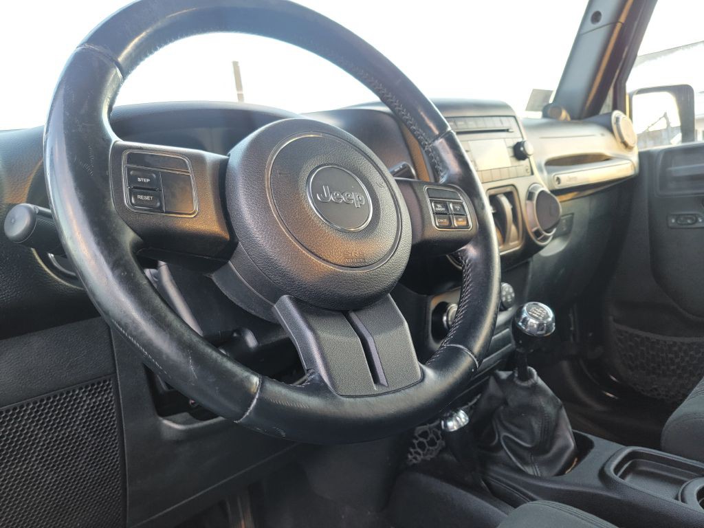 2012 Jeep Wrangler Image 7