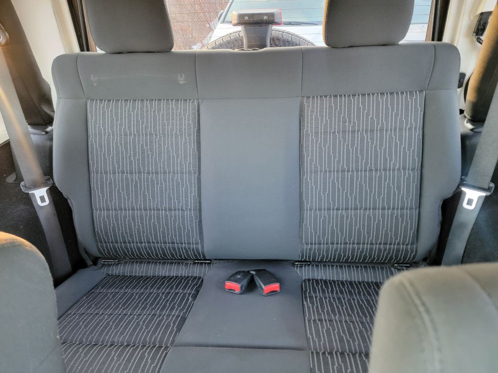 2012 Jeep Wrangler Image 9