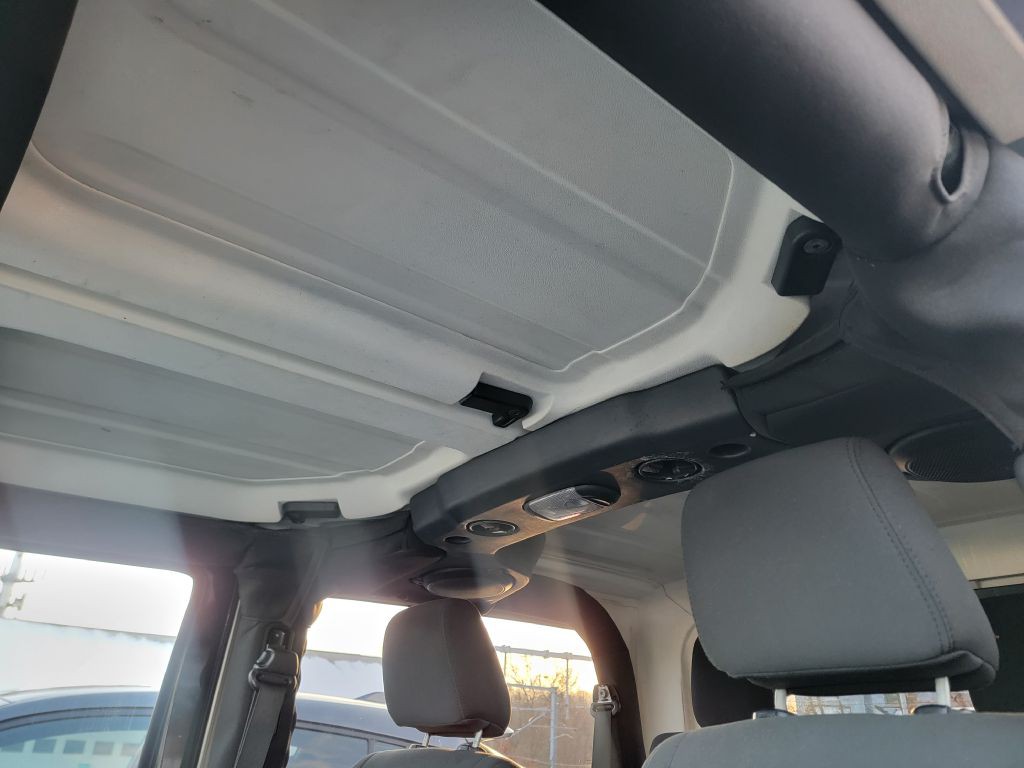 2012 Jeep Wrangler Image 10