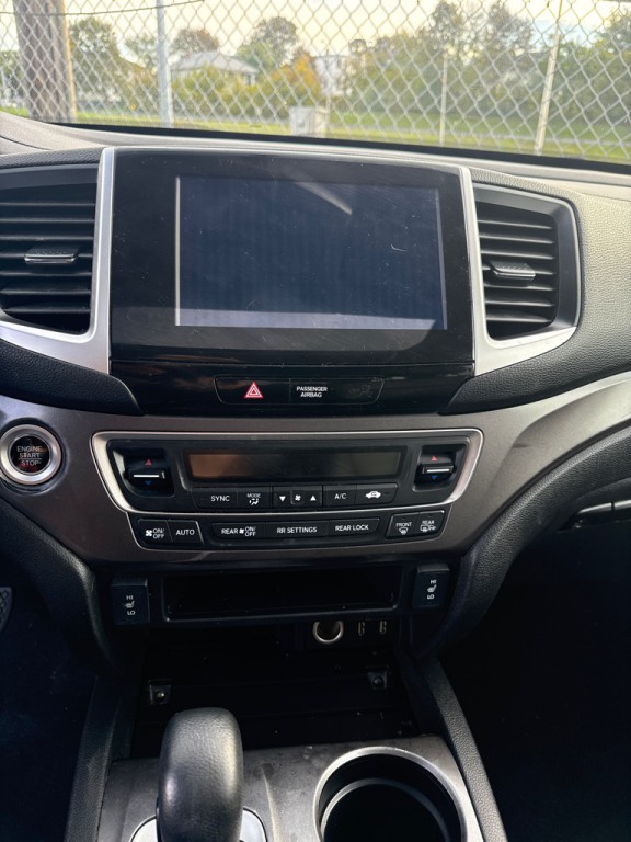 2017 Honda Pilot Image 9