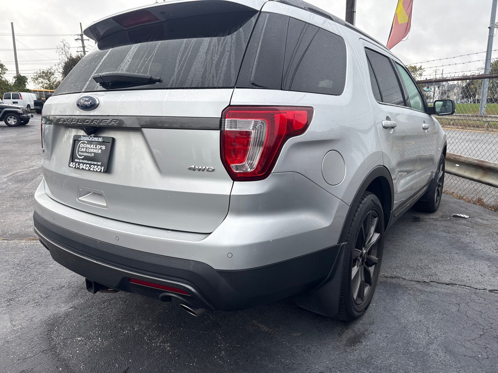 2017 Ford Explorer Image 3