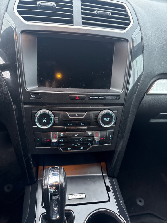 2017 Ford Explorer Image 6