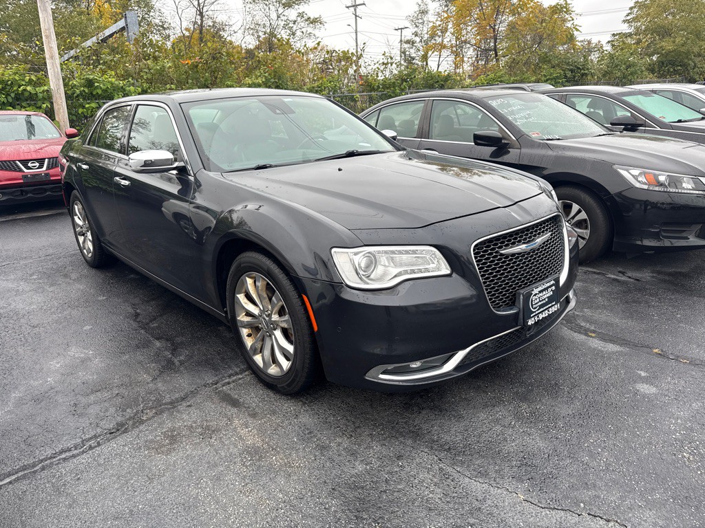 2017 Chrysler 300 Image 2