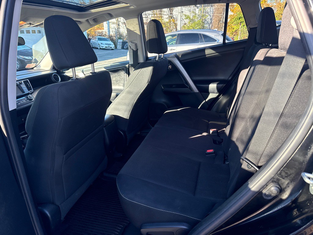 2017 Toyota Rav4 Image 7