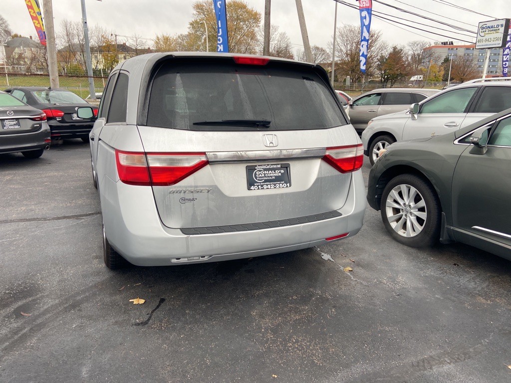 2011 Honda Odyssey Image 2