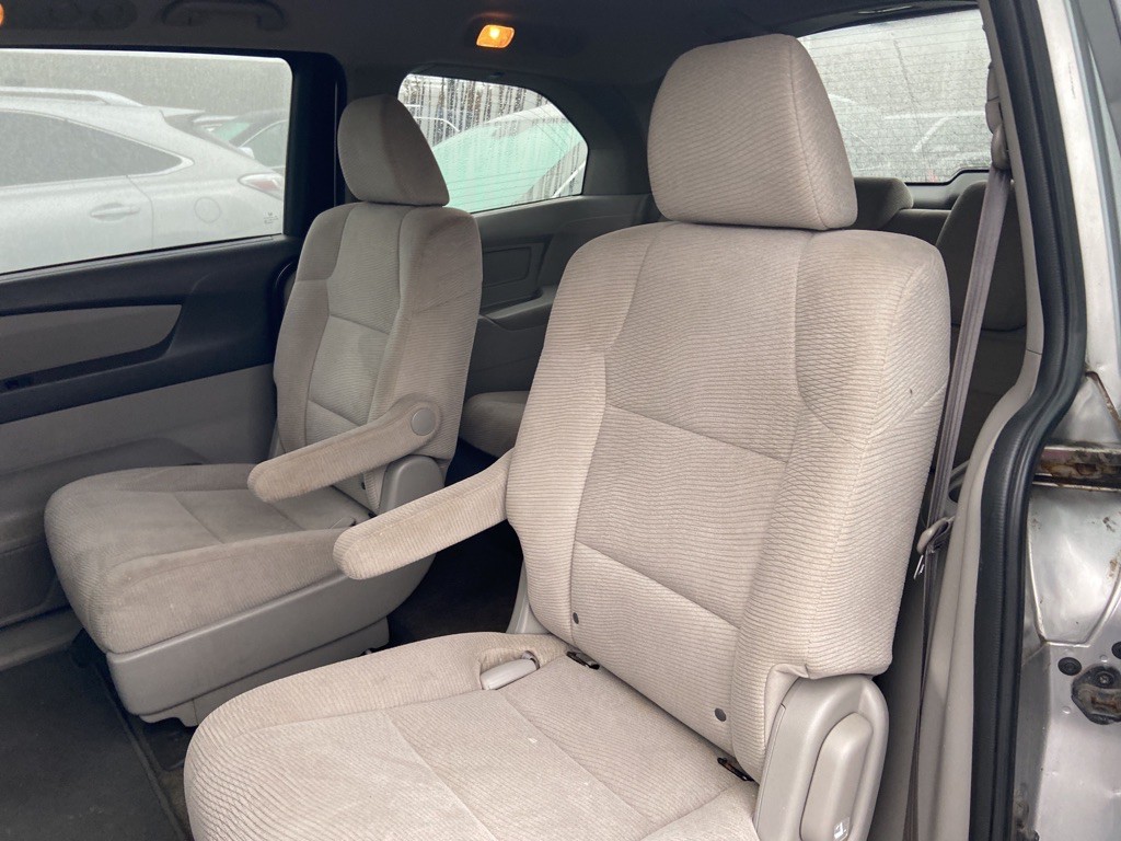 2011 Honda Odyssey Image 5