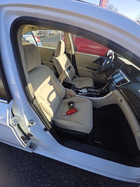 2016 Honda Accord Image 2