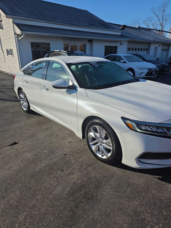 2019 Honda Accord Image 1