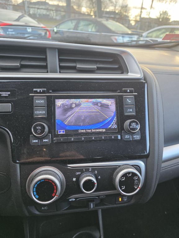 2016 Honda Fit Image 4