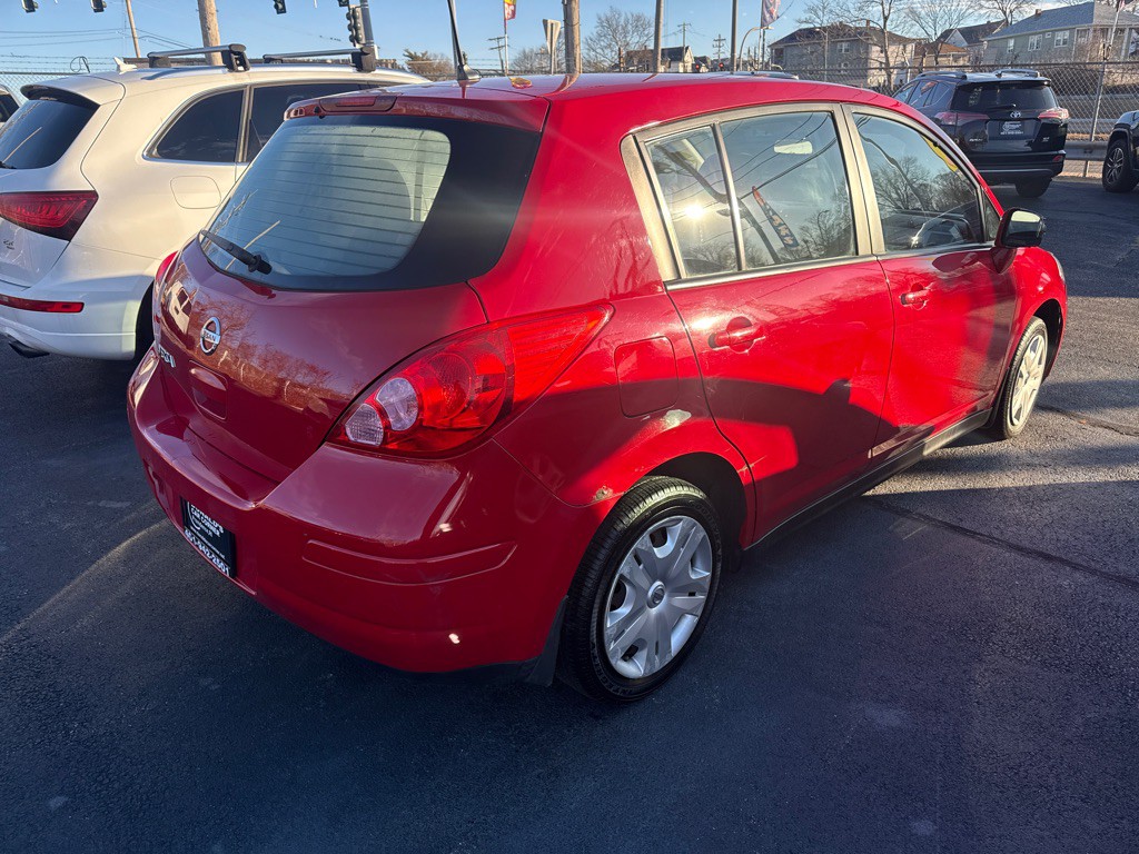 2011 Nissan Versa Image 3