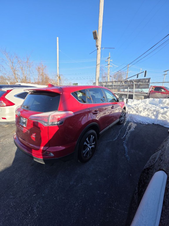 2017 Toyota Rav4 Image 2