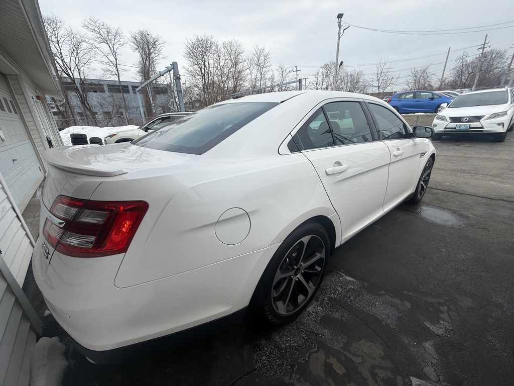 2015 Ford Taurus Image 5
