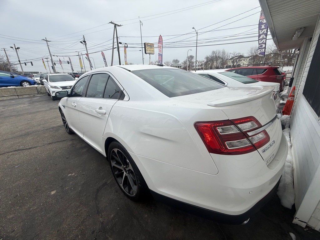 2015 Ford Taurus Image 6
