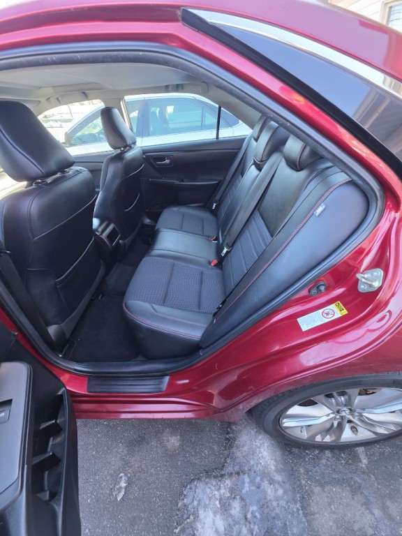 2015 Toyota Camry Image 4