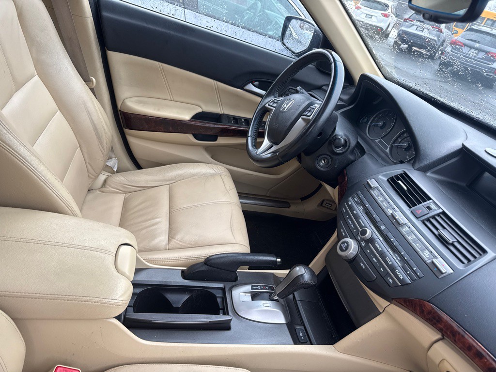 2010 Honda Crosstour Image 4