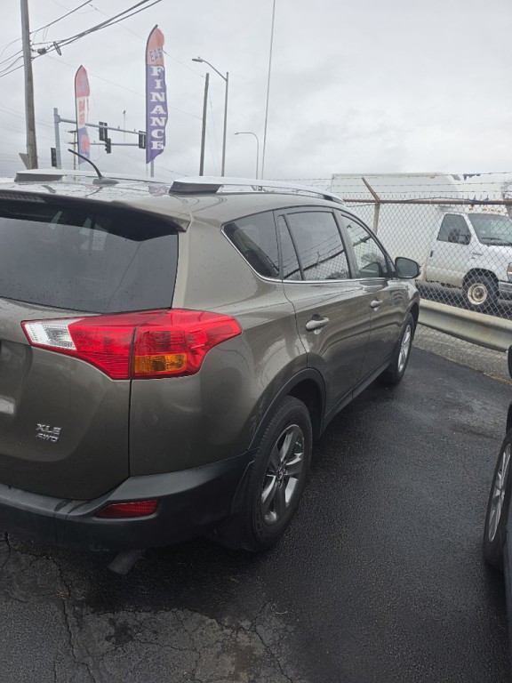 2015 Toyota Rav4 Image 2