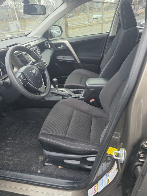 2015 Toyota Rav4 Image 9