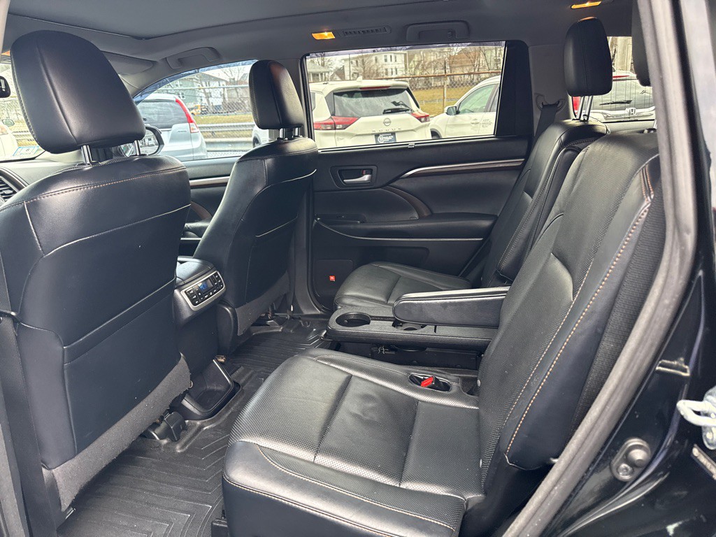 2014 Toyota Highlander Image 7