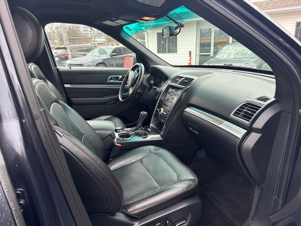 2017 Ford Explorer Image 3
