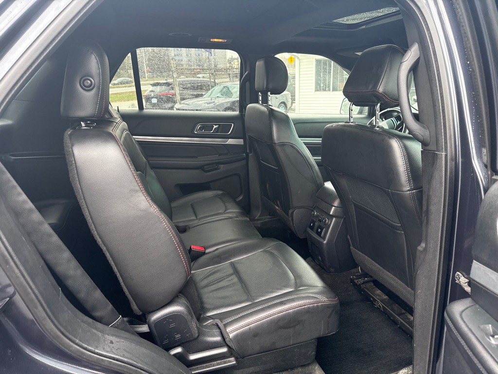 2017 Ford Explorer Image 4