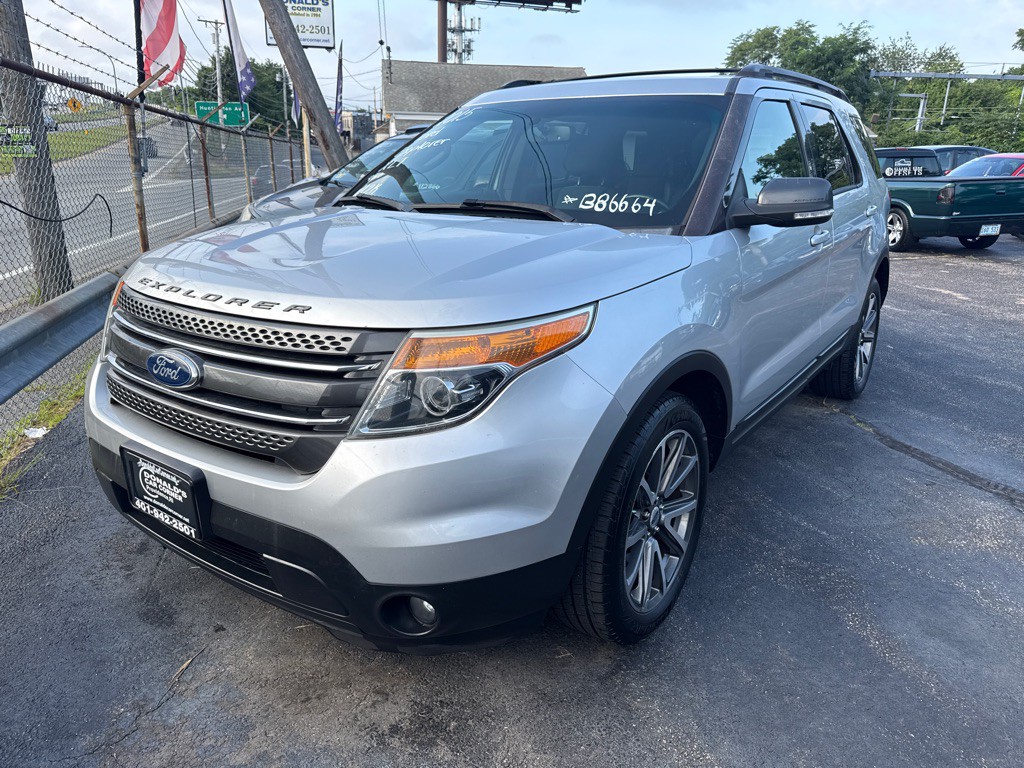 2015 Ford Explorer Image 1