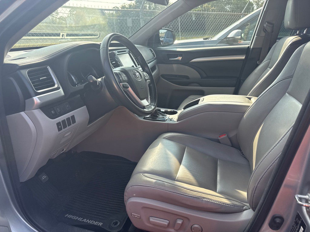 2018 Toyota Highlander Image 3