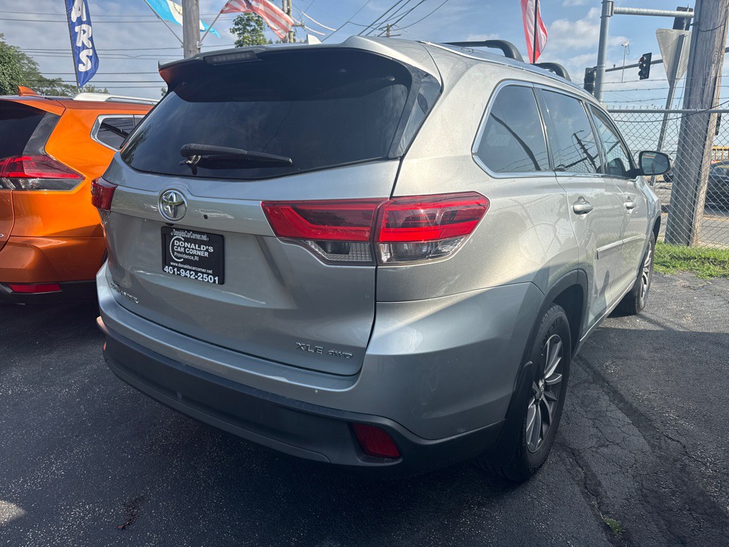 2018 Toyota Highlander Image 9