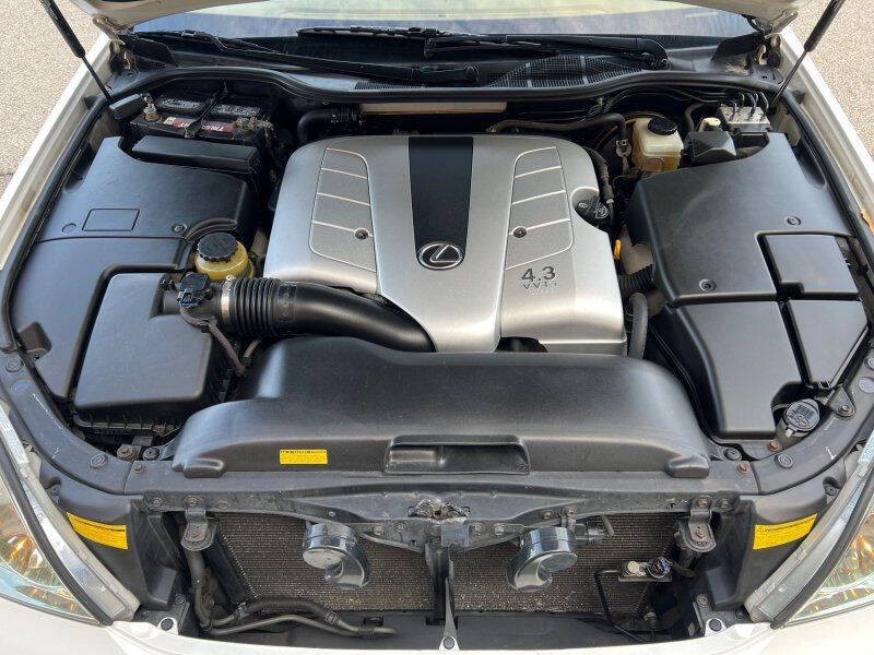 2002 Lexus LS 430 Image 9