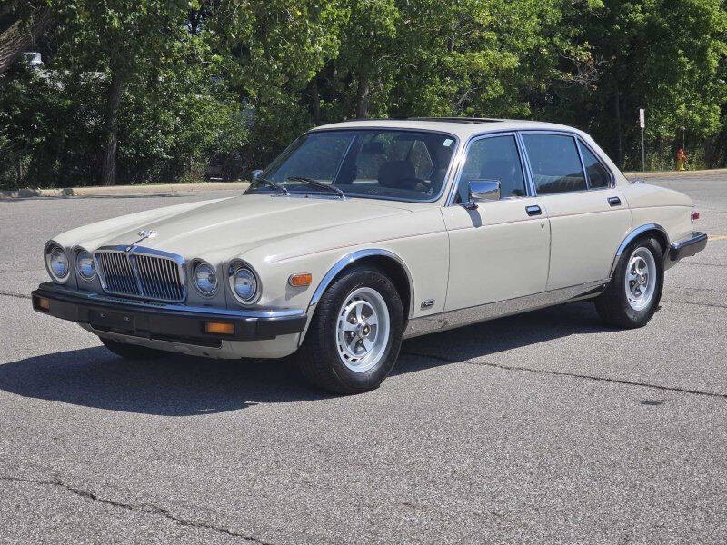 1985 Jaguar XJ Image 3